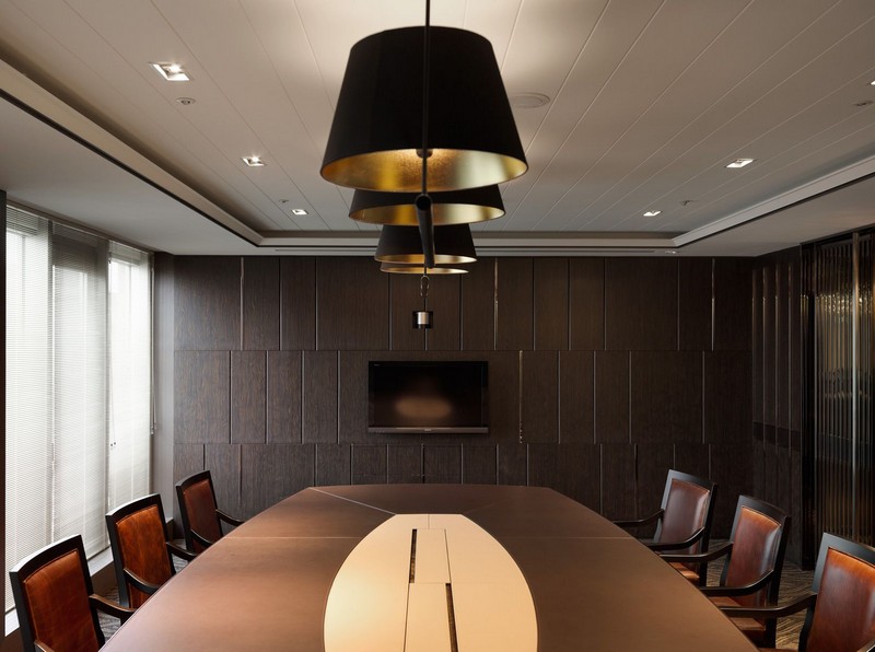黑色宁静的办公室装修会议室效果图