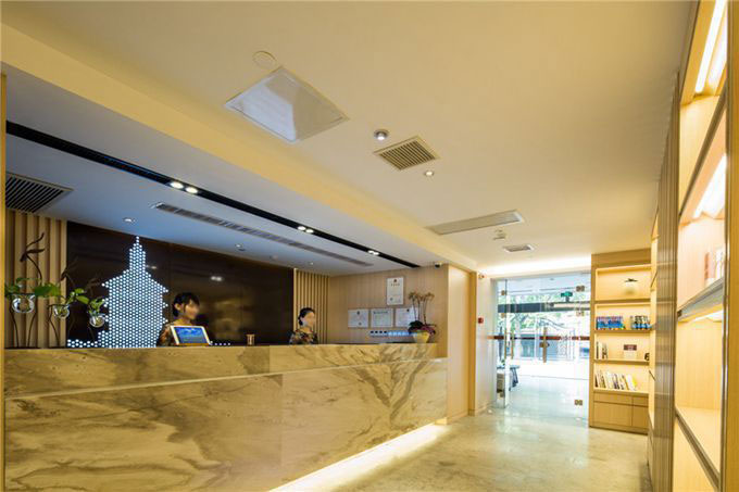酒店大堂接待装修